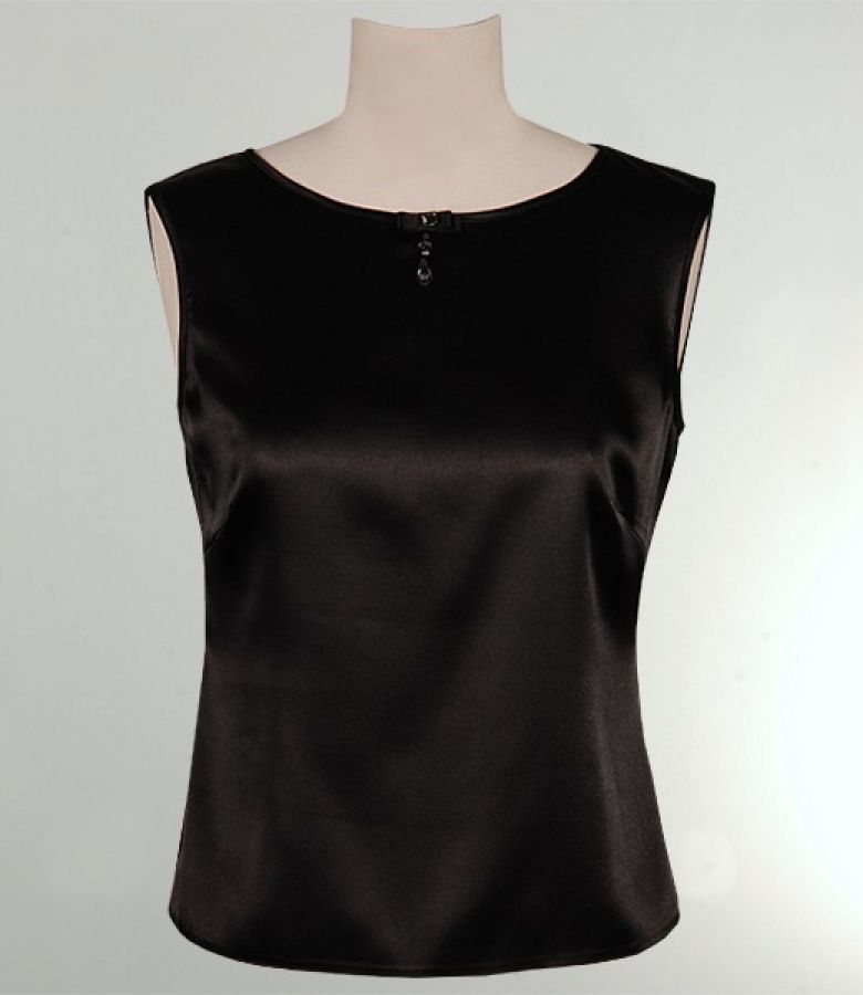 Satined black elastic blouse