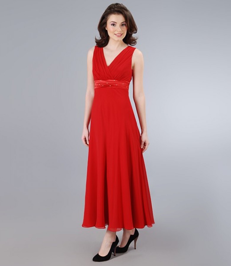 Long dress in red veil with overlapped chest