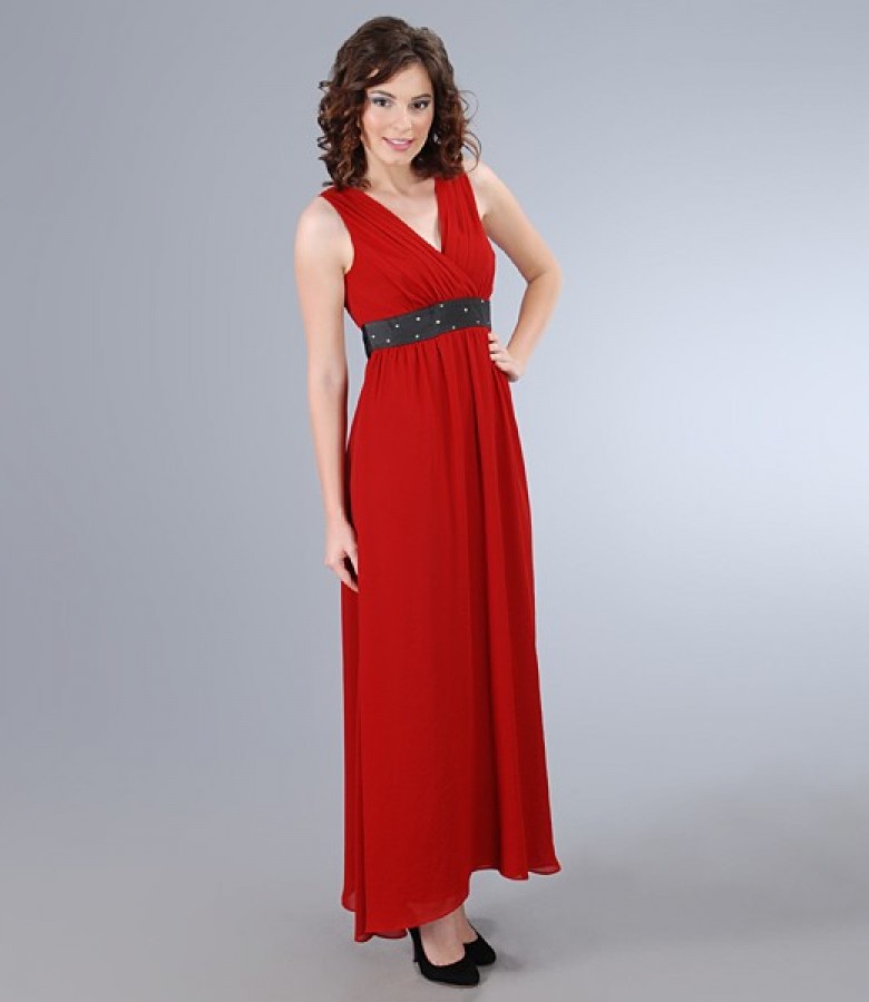 Long dress in red veil with overlapped chest