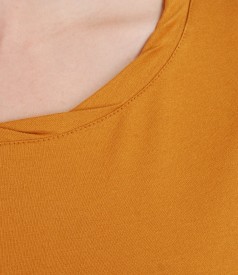 Mustard yellow jersey t-shirt with trim