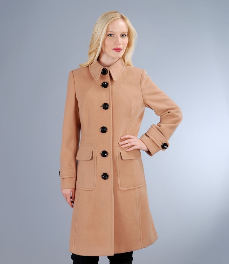 Beige coat with applied pockets