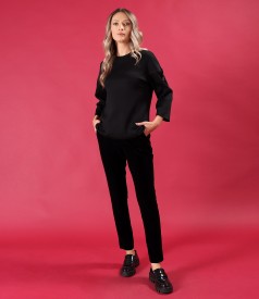 Black elastic velvet pants with elastic at the waist