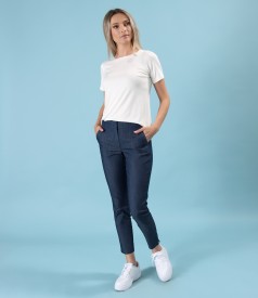 Denim ankle pants with decorative stitching