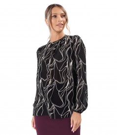 Elegant viscose blouse printed with geometric motifs