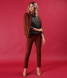 Elegant ankle pants made of elastic fabric with viscose