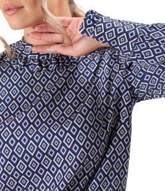 Elegant blouse with long sleeves made of printed viscose