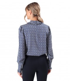 Elegant blouse with long sleeves made of printed viscose