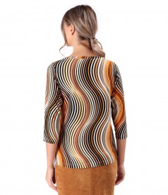 Elastic jersey blouse printed with geometric motifs