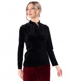 Blouse made of black elastic velvet