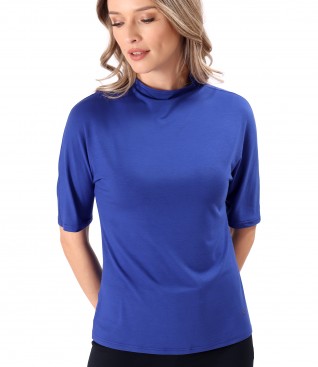 Elastic jersey blouse with neckline on the neck