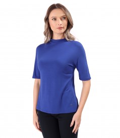 Elastic jersey blouse with neckline on the neck