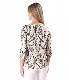 Elegant viscose blouse printed with floral motifs